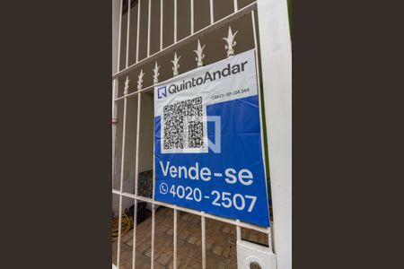 Casa à venda com 200m², 3 quartos e 2 vagas Casa à venda com 200m², 3 quartos e 2 vagasPlaca de Anuncio