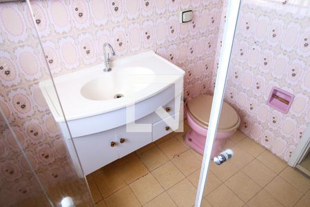 Casa para alugar com 124m², 3 quartos e 4 vagas Casa para alugar com 124m², 3 quartos e 4 vagasBanheiro Social