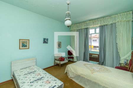 Casa à venda com 380m², 4 quartos e 5 vagasQuarto 2