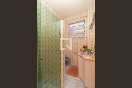 Casa à venda com 380m², 4 quartos e 5 vagasBanheiro 2