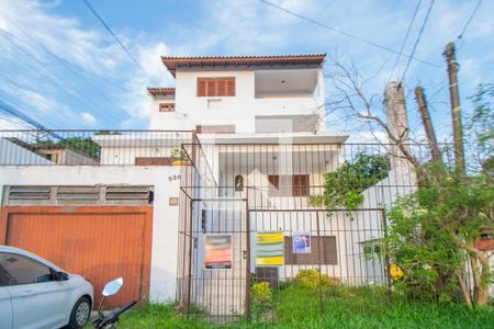 Casa para alugar com 410m², 5 quartos e 4 vagas Casa para alugar com 410m², 5 quartos e 4 vagasFachada