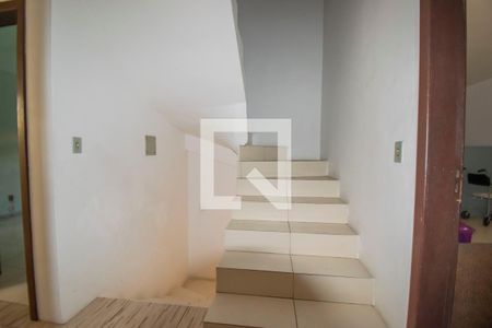 Casa para alugar com 410m², 5 quartos e 4 vagas Casa para alugar com 410m², 5 quartos e 4 vagasEscada
