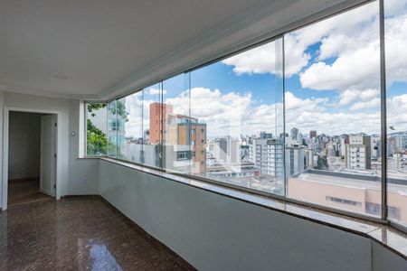 Apartamento à venda com 250m², 4 quartos e 2 vagasVaranda dos Quartos 