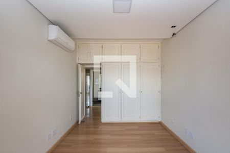 Apartamento à venda com 250m², 4 quartos e 2 vagasQuarto 2