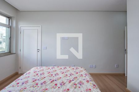 Apartamento à venda com 250m², 4 quartos e 2 vagasSuíte 