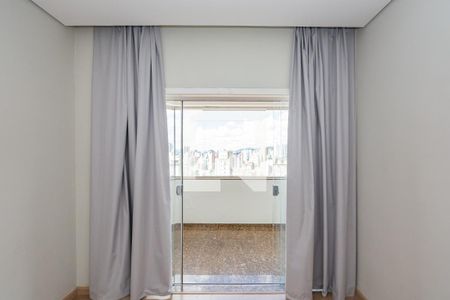 Apartamento à venda com 250m², 4 quartos e 2 vagasQuarto 2