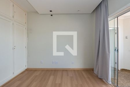 Apartamento à venda com 250m², 4 quartos e 2 vagasQuarto 2