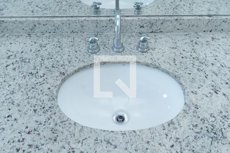 Apartamento à venda com 96m², 3 quartos e 2 vagas Apartamento à venda com 96m², 3 quartos e 2 vagasBanheiro 2