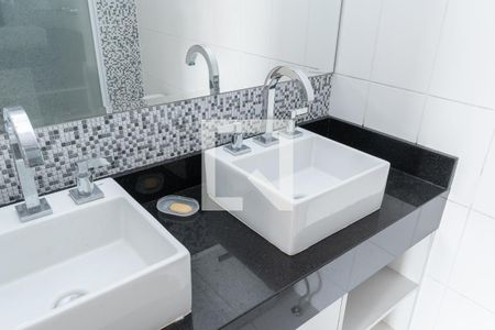 Apartamento à venda com 96m², 3 quartos e 2 vagas Apartamento à venda com 96m², 3 quartos e 2 vagasBanheiro da Suíte