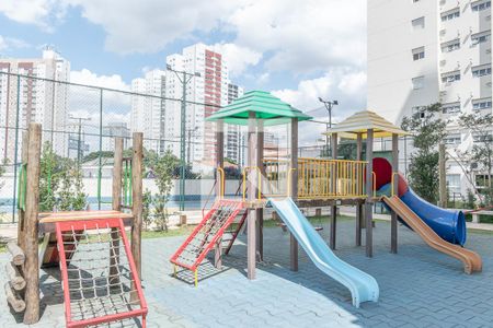 Apartamento à venda com 96m², 3 quartos e 2 vagas Apartamento à venda com 96m², 3 quartos e 2 vagasPlayground