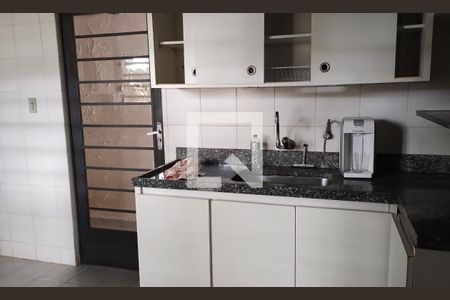 Cozinha de casa à venda com 4 quartos, 300m² em Jardim Europa, São Paulo