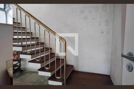 Escada de casa à venda com 4 quartos, 300m² em Jardim Europa, São Paulo