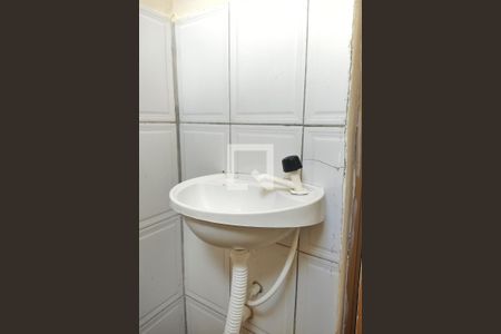 Banheiro de kitnet/studio para alugar com 1 quarto, 8m² em Tororó, Salvador