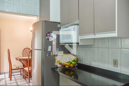 Casa à venda com 170m², 3 quartos e 2 vagas Casa à venda com 170m², 3 quartos e 2 vagasCozinha