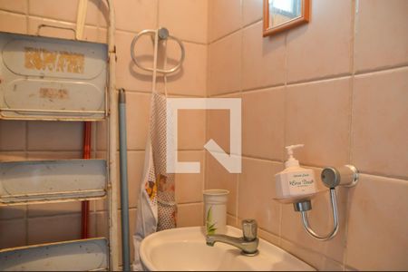 Casa à venda com 170m², 3 quartos e 2 vagas Casa à venda com 170m², 3 quartos e 2 vagasBanheiro de serviço