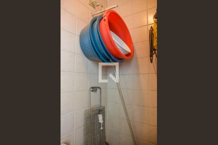 Casa à venda com 170m², 3 quartos e 2 vagas Casa à venda com 170m², 3 quartos e 2 vagasBanheiro de serviço