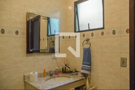 Casa à venda com 170m², 3 quartos e 2 vagas Casa à venda com 170m², 3 quartos e 2 vagasBanheiro