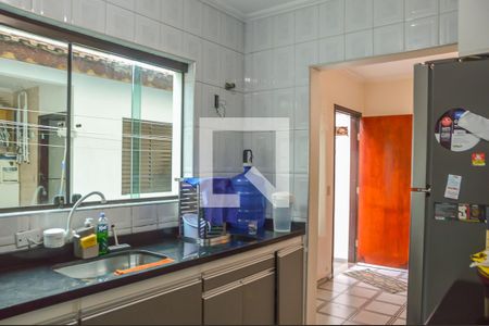 Casa à venda com 170m², 3 quartos e 2 vagas Casa à venda com 170m², 3 quartos e 2 vagasCozinha