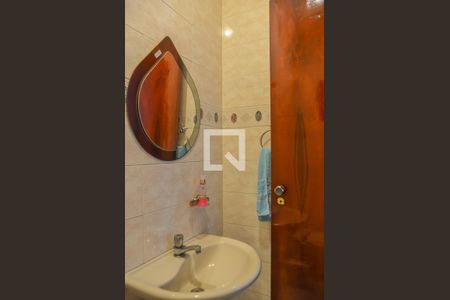 Casa à venda com 170m², 3 quartos e 2 vagas Casa à venda com 170m², 3 quartos e 2 vagasLavabo