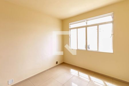 Sala de apartamento para alugar com 3 quartos, 70m² em Padre Eustáquio, Belo Horizonte