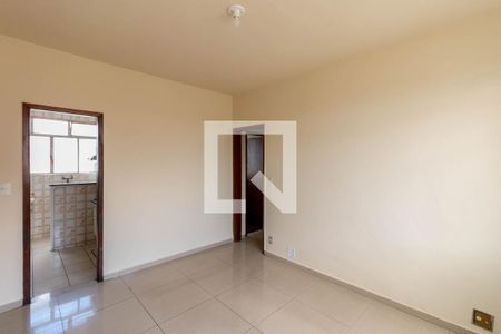 Sala de apartamento para alugar com 3 quartos, 70m² em Padre Eustáquio, Belo Horizonte