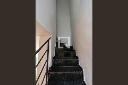 Escada de casa de condomínio à venda com 3 quartos, 80m² em Vila Carrão, São Paulo