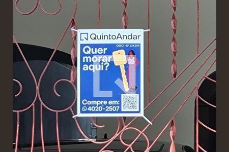 Casa à venda com 125m², 3 quartos e 2 vagasPlaquinha instalada no portão do imóvel