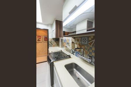 Apartamento para alugar com 77m², 2 quartos e sem vagaCozinha e Área de Serviço