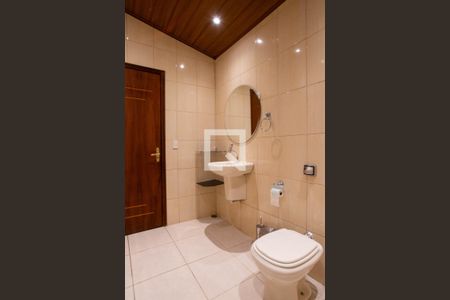 Casa à venda com 285m², 2 quartos e 4 vagas Casa à venda com 285m², 2 quartos e 4 vagasBanheiro Social