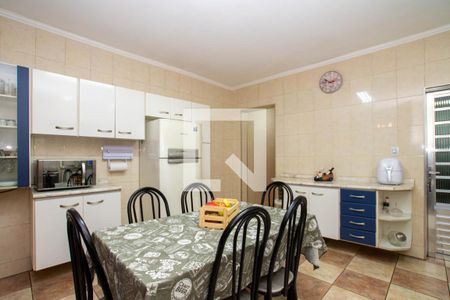 Casa à venda com 285m², 2 quartos e 4 vagas Casa à venda com 285m², 2 quartos e 4 vagasCozinha