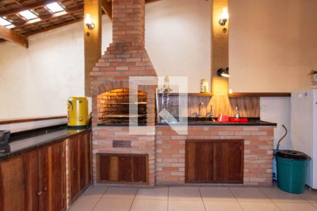 Casa à venda com 285m², 2 quartos e 4 vagas Casa à venda com 285m², 2 quartos e 4 vagasChurrasqueira