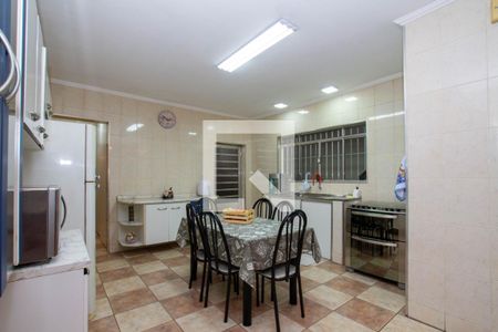 Casa à venda com 285m², 2 quartos e 4 vagas Casa à venda com 285m², 2 quartos e 4 vagasCozinha