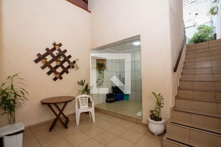 Casa à venda com 285m², 2 quartos e 4 vagas Casa à venda com 285m², 2 quartos e 4 vagasÁrea externa