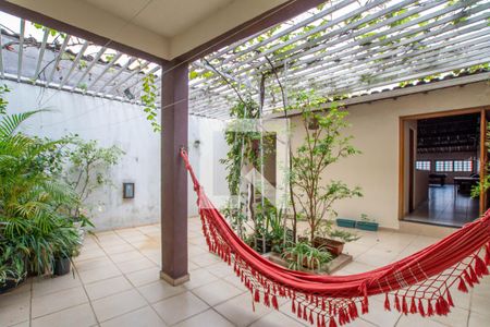 Casa à venda com 285m², 2 quartos e 4 vagas Casa à venda com 285m², 2 quartos e 4 vagasQuintal