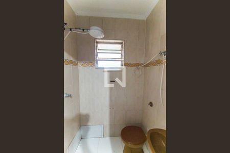 Banheiro de casa para alugar com 1 quarto, 33m² em Jardim Norma, São Paulo