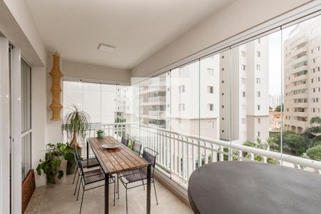 Apartamento à venda com 121m², 3 quartos e 2 vagas Apartamento à venda com 121m², 3 quartos e 2 vagasVaranda
