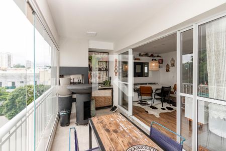 Apartamento à venda com 121m², 3 quartos e 2 vagas Apartamento à venda com 121m², 3 quartos e 2 vagasVaranda