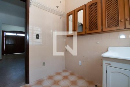 Casa para alugar com 205m², 4 quartos e 4 vagaslavanderia
