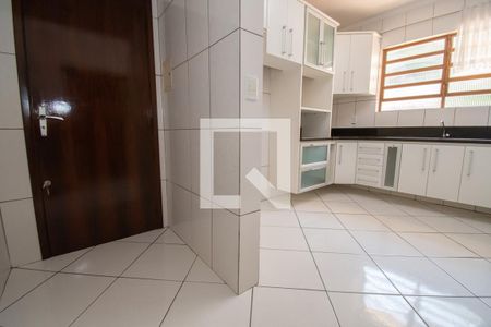 Casa para alugar com 205m², 4 quartos e 4 vagascozinha