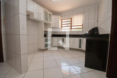 Casa para alugar com 205m², 4 quartos e 4 vagascozinha
