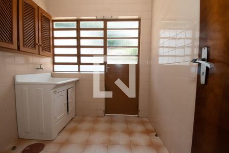 Casa para alugar com 205m², 4 quartos e 4 vagaslavanderia