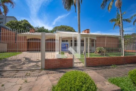 Casa para alugar com 205m², 4 quartos e 4 vagasfrente