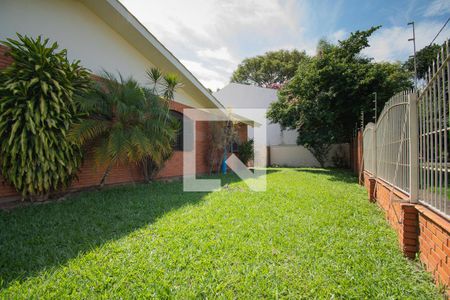 Casa para alugar com 205m², 4 quartos e 4 vagasvista lateral