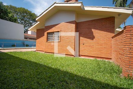 Casa para alugar com 205m², 4 quartos e 4 vagasvista lateral