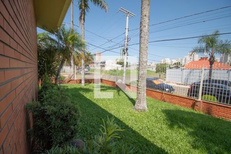 Casa para alugar com 205m², 4 quartos e 4 vagaslateral