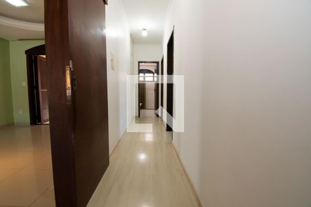 Casa para alugar com 205m², 4 quartos e 4 vagascorredor