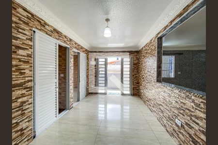 Living de casa para alugar com 2 quartos, 70m² em Vila Jussara, Carapicuíba