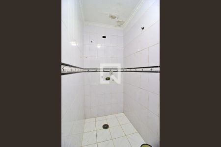 Casa à venda com 220m², 4 quartos e 2 vagasBanheiro 2