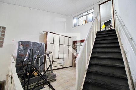 Casa à venda com 220m², 4 quartos e 2 vagasCorredor