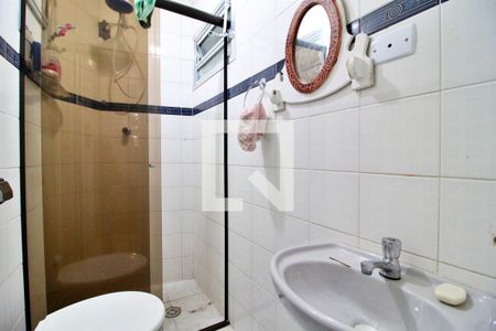 Casa à venda com 220m², 4 quartos e 2 vagasBanheiro da Suíte 2